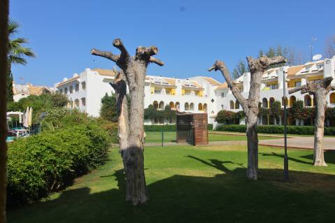 Estúdio no Empreendimento Golden Club Cabanas