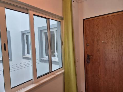 Apartamento T1 em VRSA-Arrendamento