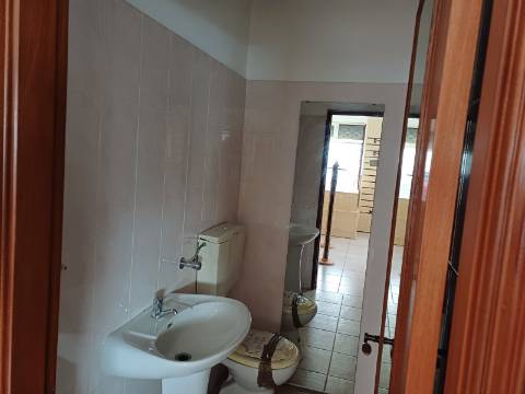 Loja para Arrendamento anual perto do Mercado Municipal de Vila Real de Santo António