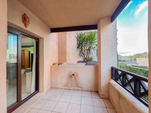 Apartamento T2 Arrendamento Anual - 1º Linha de Praia - Isla Canela com Garagem Privada e Varanda