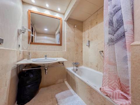 Apartamento T2 Arrendamento Anual - 1º Linha de Praia - Isla Canela com Garagem Privada e Varanda