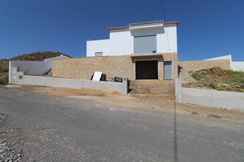 Moradia Térrea Isolada com Vista Mar no Malhão em Castro Marim