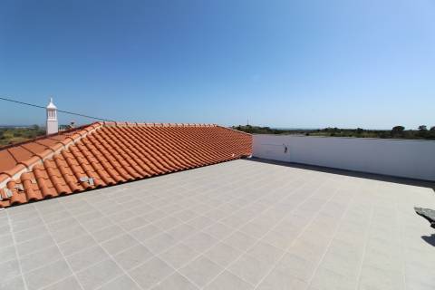 Moradia Térrea Isolada com Vista Mar no Malhão em Castro Marim