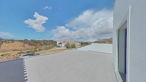 Moradia Térrea Isolada com Vista Mar no Malhão em Castro Marim