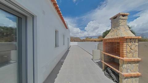 Moradia Térrea Isolada com Vista Mar no Malhão em Castro Marim
