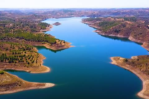 TERRENO COM 20 HECTARES - JUNTO AO LAGO - POSSIBILIDADE DE CONSTRUÇÃO - TURISMO - CORTE DO GAGO - CASTRO MARIM - ALGARVE