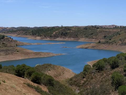 TERRENO COM 20 HECTARES - JUNTO AO LAGO - POSSIBILIDADE DE CONSTRUÇÃO - TURISMO - CORTE DO GAGO - CASTRO MARIM - ALGARVE