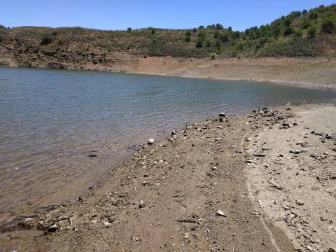 TERRENO COM 20 HECTARES - JUNTO AO LAGO - POSSIBILIDADE DE CONSTRUÇÃO - TURISMO - CORTE DO GAGO - CASTRO MARIM - ALGARVE