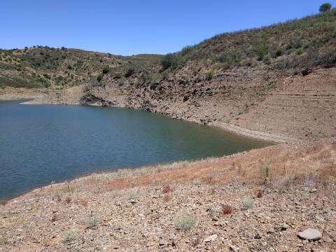 TERRENO COM 20 HECTARES - JUNTO AO LAGO - POSSIBILIDADE DE CONSTRUÇÃO - TURISMO - CORTE DO GAGO - CASTRO MARIM - ALGARVE