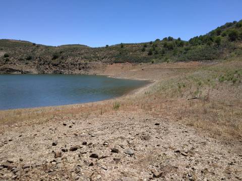 TERRENO COM 20 HECTARES - JUNTO AO LAGO - POSSIBILIDADE DE CONSTRUÇÃO - TURISMO - CORTE DO GAGO - CASTRO MARIM - ALGARVE