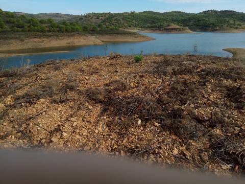 TERRENO COM 20 HECTARES - JUNTO AO LAGO - POSSIBILIDADE DE CONSTRUÇÃO - TURISMO - CORTE DO GAGO - CASTRO MARIM - ALGARVE