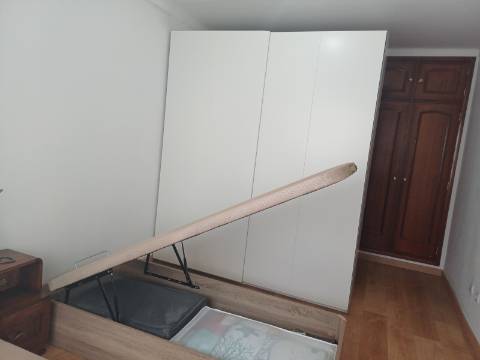 Apartamento T2 Mobilidado, com 2 WC Renovado com lugar de parqueamento em garagem e sotão em Vila Real de Santo António