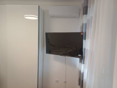 Apartamento T2 Mobilidado, com 2 WC Renovado com lugar de parqueamento em garagem e sotão em Vila Real de Santo António