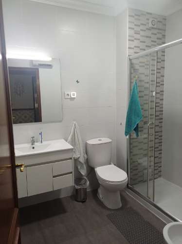 Apartamento T2 Mobilidado, com 2 WC Renovado com lugar de parqueamento em garagem e sotão em Vila Real de Santo António