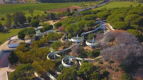 Oportunidade de Investimento no Algarve - Terreno com Viabilidade para Projeto Turístico.