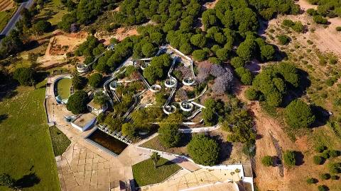 Oportunidade de Investimento no Algarve - Terreno com Viabilidade para Projeto Turístico.