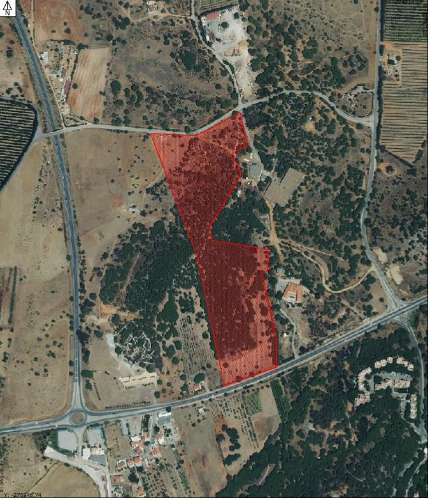 Oportunidade de Investimento no Algarve - Terreno com Viabilidade para Projeto Turístico.