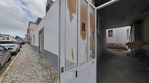 Empreendimento em Vila Real de Santo António com 5 fracções 2º linha do Rio Guadiana