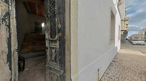 Empreendimento em Vila Real de Santo António com 5 fracções 2º linha do Rio Guadiana