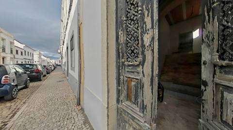 Empreendimento em Vila Real de Santo António com 5 fracções 2º linha do Rio Guadiana