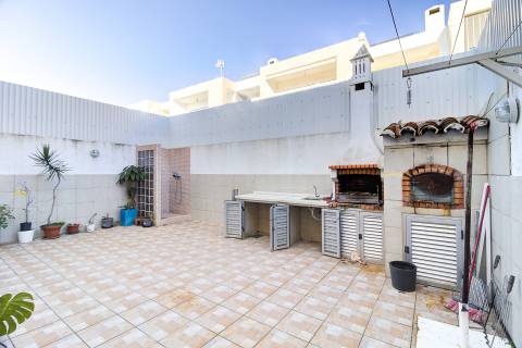 Moradia T4+2 em Vila Real de Santo António