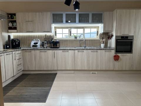 Magnífica Moradia T5 com excelentes áreas - Espaço, Conforto e Elegância!