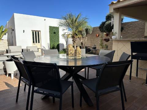 Magnífica Moradia T5 com excelentes áreas - Espaço, Conforto e Elegância!