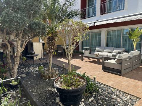 Magnífica Moradia T5 com excelentes áreas - Espaço, Conforto e Elegância!