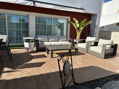 Magnífica Moradia T5 com excelentes áreas - Espaço, Conforto e Elegância!