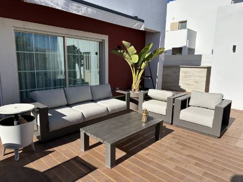 Magnífica Moradia T5 com excelentes áreas - Espaço, Conforto e Elegância!