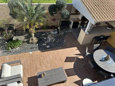 Magnífica Moradia T5 com excelentes áreas - Espaço, Conforto e Elegância!