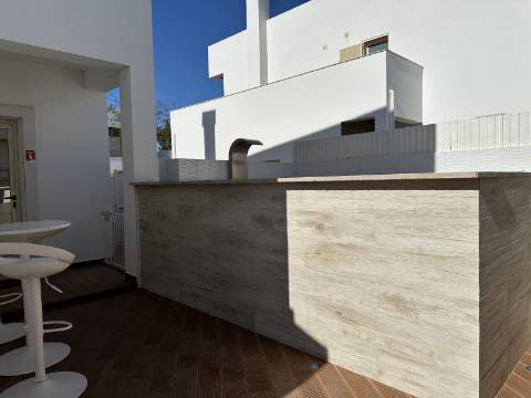 Magnífica Moradia T5 com excelentes áreas - Espaço, Conforto e Elegância!