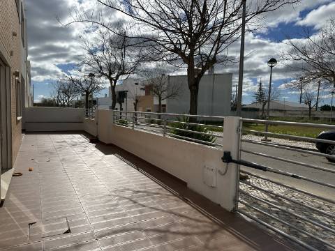 Magnífica Moradia T5 com excelentes áreas - Espaço, Conforto e Elegância!