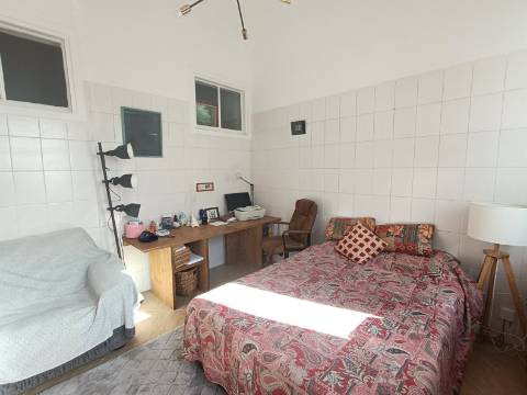 Casa típica com quintal em Olhão.