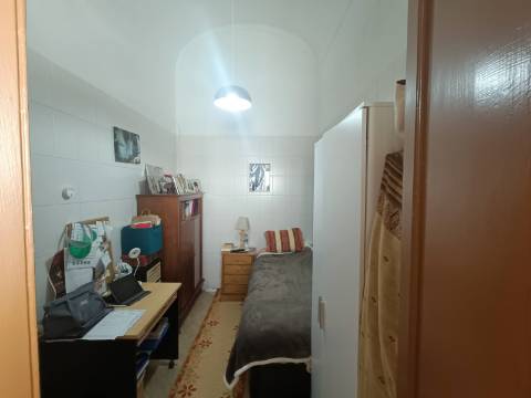 Casa típica com quintal em Olhão.