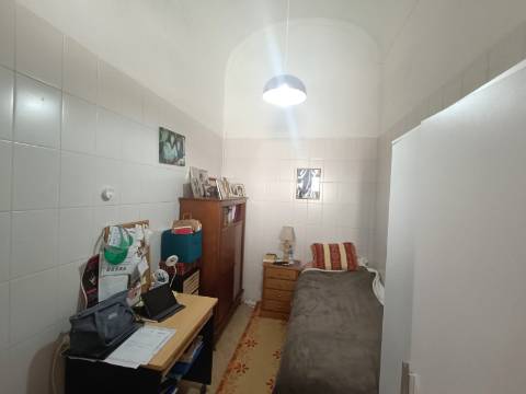 Casa típica com quintal em Olhão.