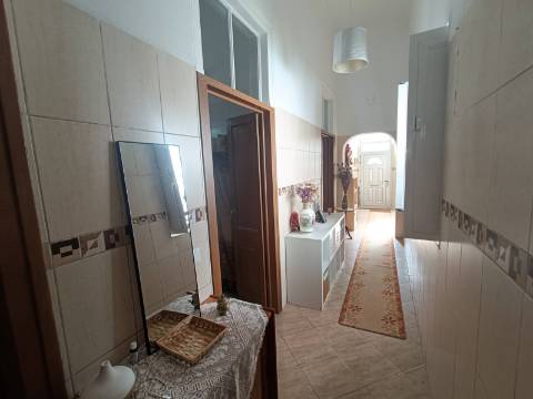 Casa típica com quintal em Olhão.