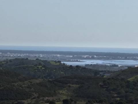 TERRENO COM 99.400 M2 - VISTA MAR - POSSIBILIDADE DE CONSTRUÇÃO - HABITAÇÃO E TURISMO - BOTELHAS - VALE ANDREU - CASTRO MARIM - ALGARVE