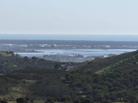 TERRENO COM 99.400 M2 - VISTA MAR - POSSIBILIDADE DE CONSTRUÇÃO - HABITAÇÃO E TURISMO - BOTELHAS - VALE ANDREU - CASTRO MARIM - ALGARVE