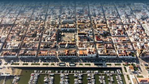 T2 Novo no 1º Piso - Edifício LA POMBALINA, Vila Real de Santo António