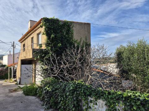 Moradia V3 em Laranjeiras, Alcoutim .