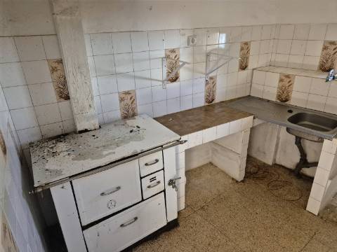 Moradia V3 em Laranjeiras, Alcoutim .