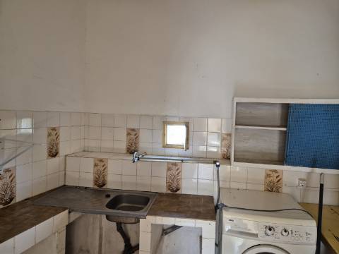 Moradia V3 em Laranjeiras, Alcoutim .