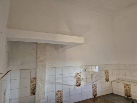 Moradia V3 em Laranjeiras, Alcoutim .