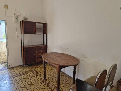 Moradia V3 em Laranjeiras, Alcoutim .