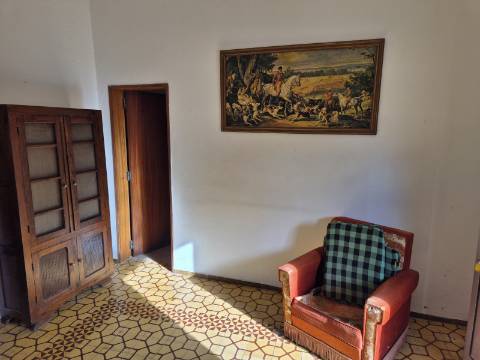 Moradia V3 em Laranjeiras, Alcoutim .