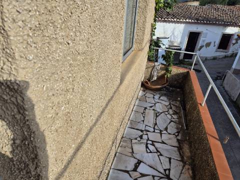 Moradia V3 em Laranjeiras, Alcoutim .