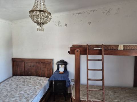 Moradia V3 em Laranjeiras, Alcoutim .