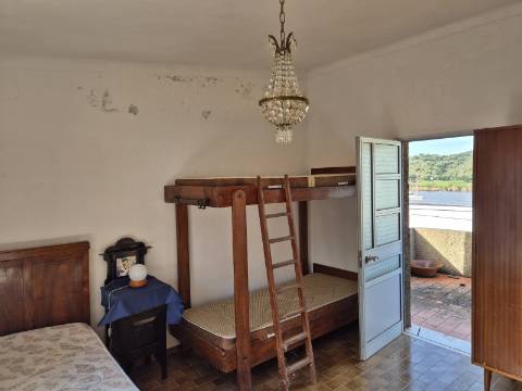 Moradia V3 em Laranjeiras, Alcoutim .