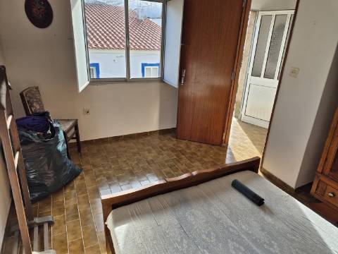 Moradia V3 em Laranjeiras, Alcoutim .